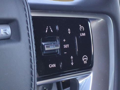 New 2025 Land Rover Range Rover Long Wheelbase SE image 25