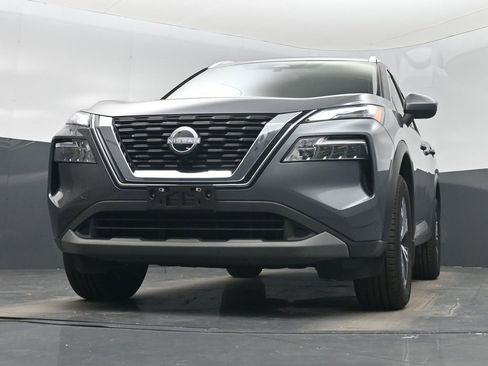 Used 2023 Nissan Rogue SV w/ SV Premium B Package image 40