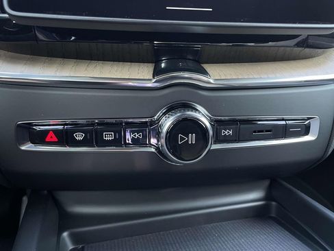 New 2026 Volvo XC60 B5 Plus w/ Protection Package Premier image 19