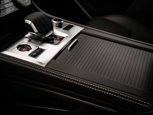 Used 2025 Jaguar F-PACE R-Dynamic S image 38