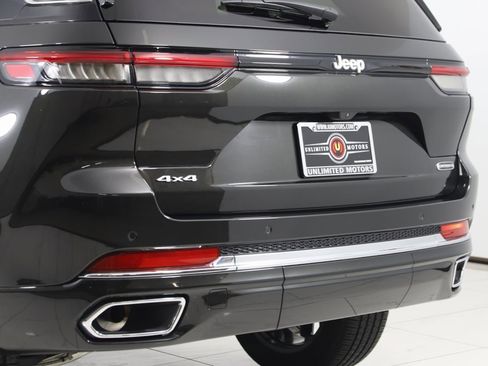 Used 2024 Jeep Grand Cherokee Overland w/ Luxury Tech Group IV image 23