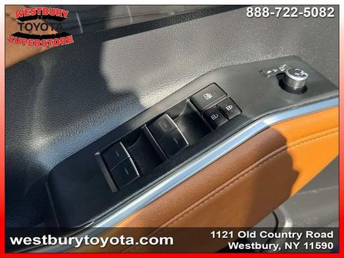 Used 2024 Toyota Highlander Platinum AWD/4WD image 21