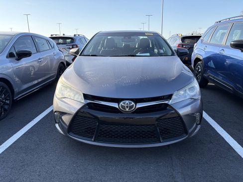 Used 2016 Toyota Camry XSE w/ Moonroof Package image 2