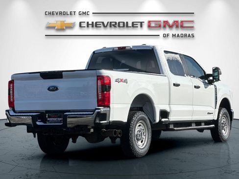 Used 2024 Ford F250 XL w/ 360-Degree Camera Package AWD/4WD image 3
