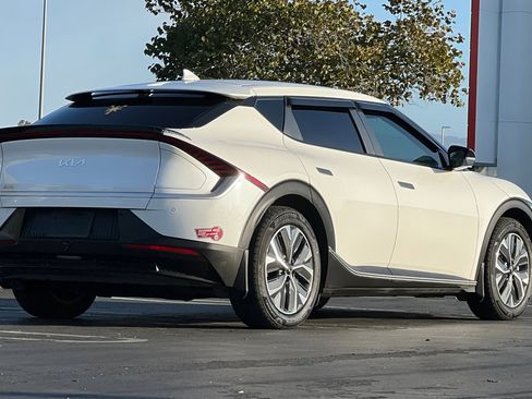 Used 2023 Kia EV6 Light image 4