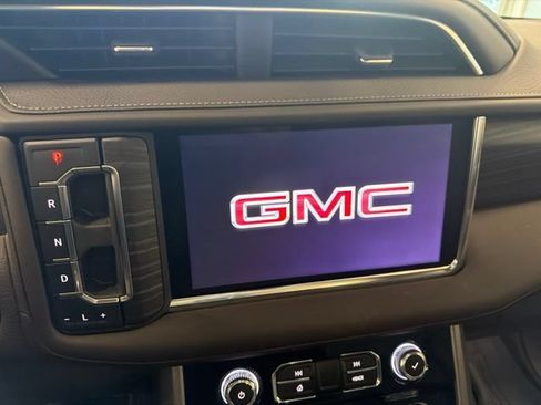 Used 2021 GMC Yukon Denali w/ Denali Premium Package AWD/4WD image 33