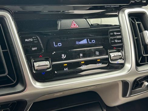 Used 2023 Kia Sorento S FWD image 36