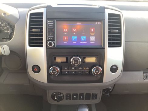 Used 2021 Nissan Frontier SV w/ Midnight Edition Floor Mats image 17