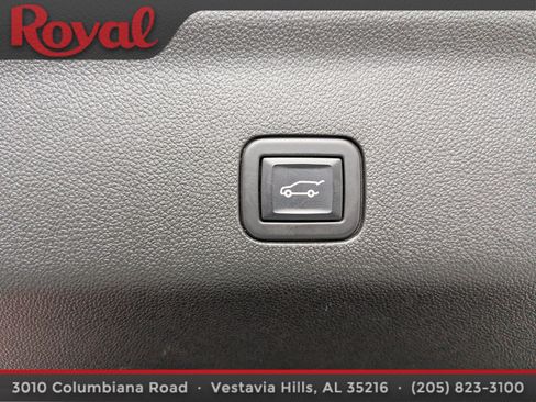 Used 2023 Chevrolet Tahoe Z71 w/ Luxury Package AWD/4WD image 16