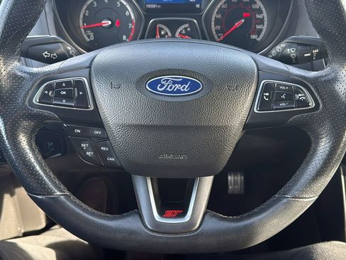Used 2018 Ford Focus ST image 12