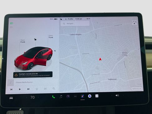 Used 2023 Tesla Model 3 Standard Range image 13