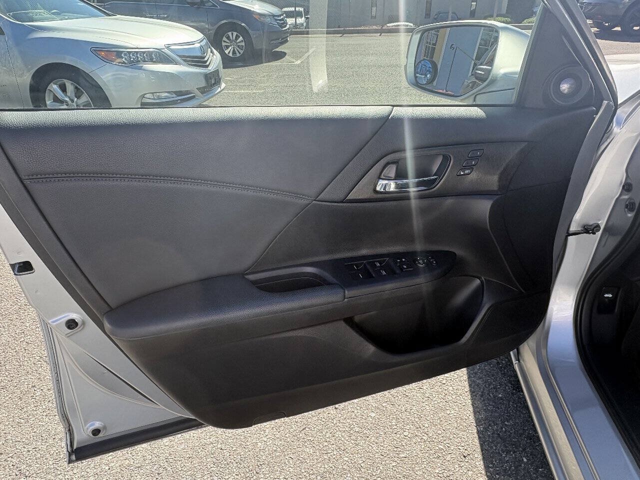 Used 2015 Honda Accord EX-L image 10