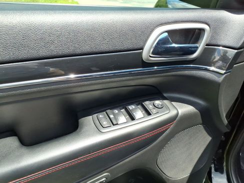 Used 2018 Jeep Grand Cherokee Trailhawk AWD/4WD image 11