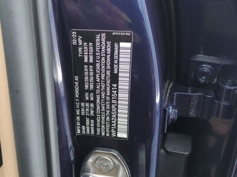 Certified 2023 Porsche Macan Turbo AWD/4WD image 30