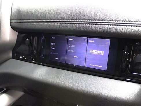 New 2026 RAM 1500 Laramie AWD/4WD image 34