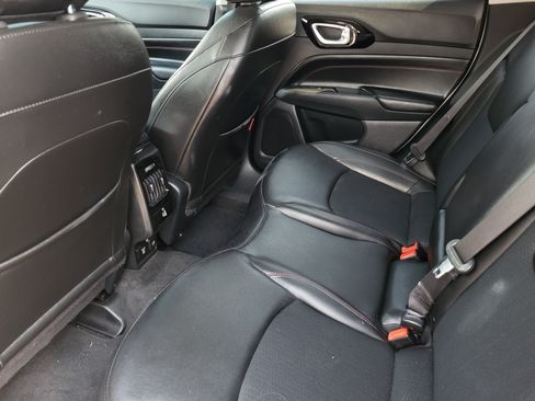 Used 2022 Jeep Compass Trailhawk w/ Trailhawk Convenience Group AWD/4WD image 29