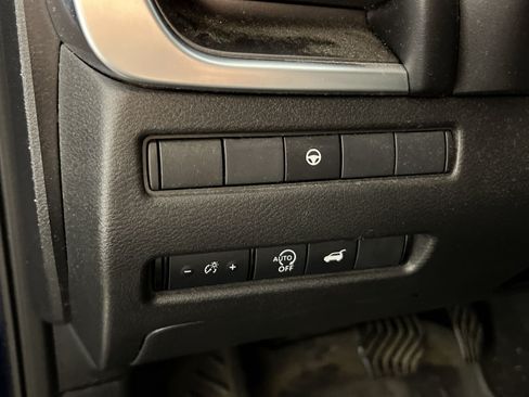 Used 2024 Nissan Rogue SV AWD/4WD image 30