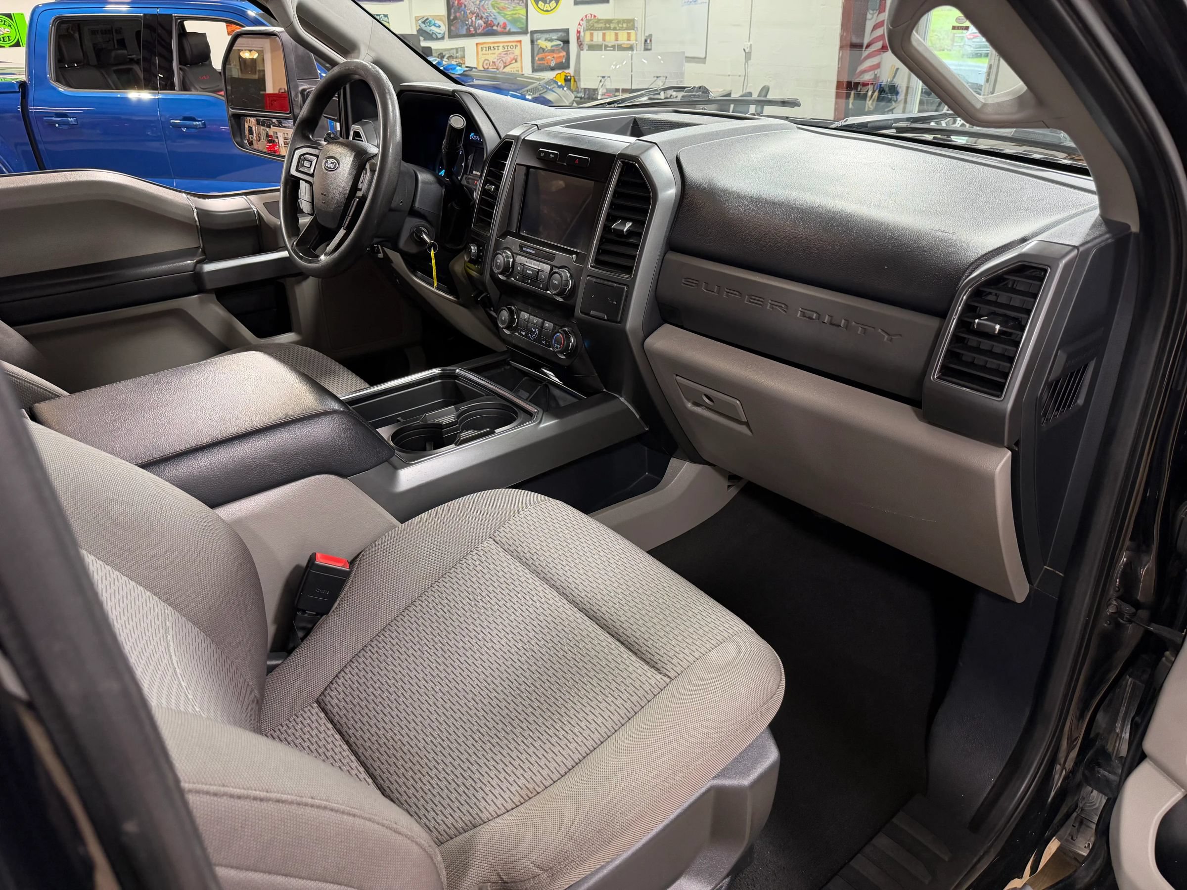 Used 2022 Ford F250 XLT w/ Black Appearance Package AWD/4WD image 21