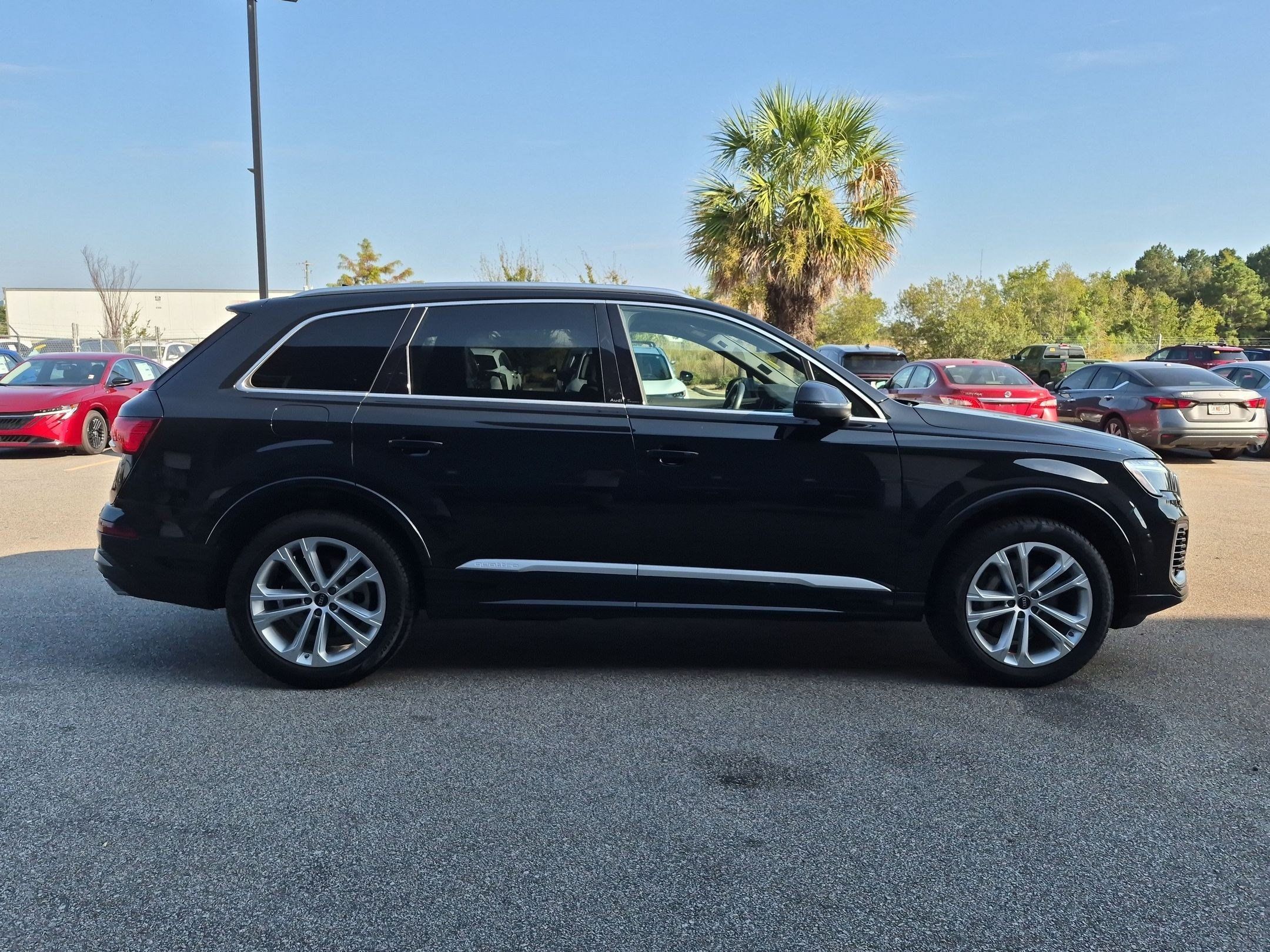Used 2025 Audi Q7 3.0T Premium Plus AWD/4WD image 2