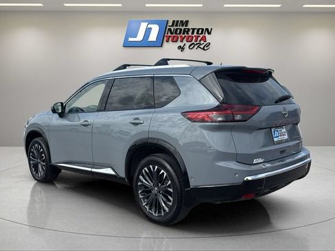 Used 2025 Nissan Rogue Platinum FWD image 7