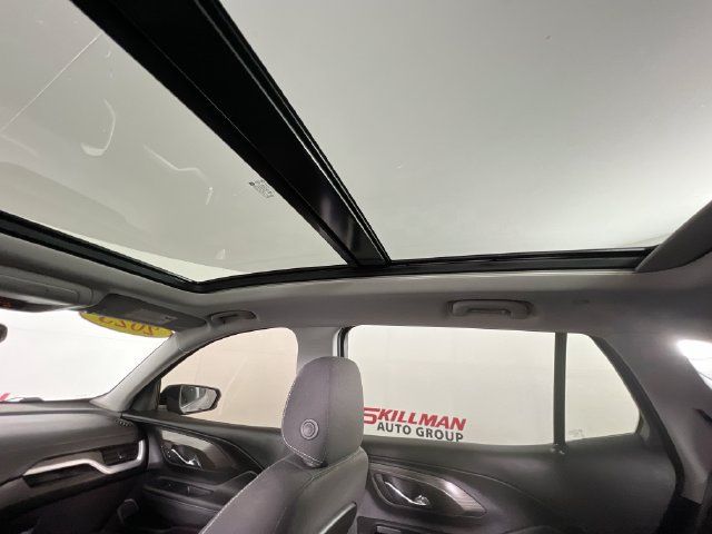 Used 2023 GMC Terrain SLE w/ Driver Convenience Package FWD image 25