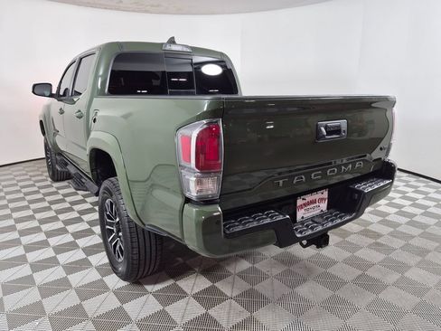 Used 2022 Toyota Tacoma TRD Sport w/ Technology Package RWD image 5