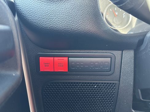 Used 2015 Jeep Wrangler Unlimited Rubicon image 22