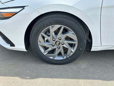 New 2025 Hyundai Elantra Blue image 3