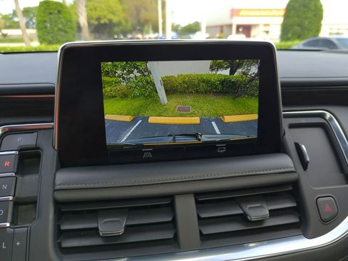 Used 2022 Chevrolet Suburban LT image 20