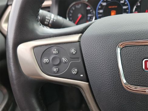 Used 2021 GMC Acadia Denali w/ Denali Technology Package image 22