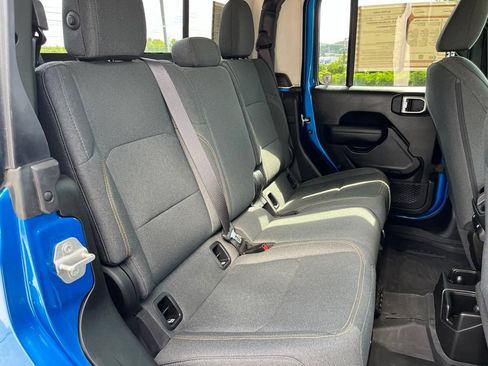 Used 2024 Jeep Gladiator Sport AWD/4WD image 24