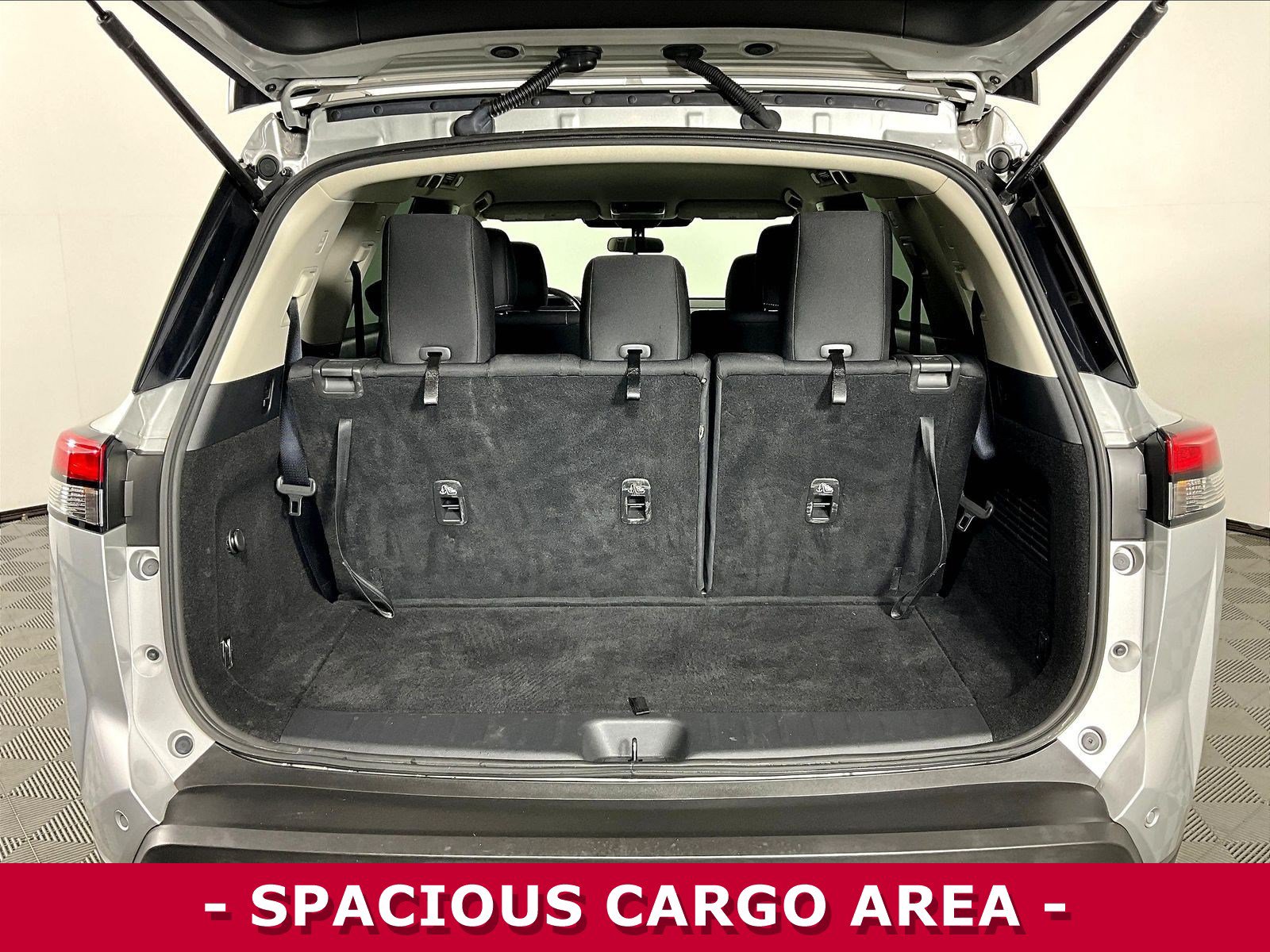 Used 2022 Nissan Pathfinder SV AWD/4WD image 36