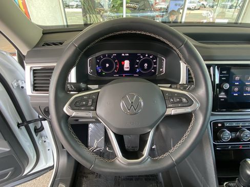 Certified 2023 Volkswagen Atlas SE w/ Panoramic Sunroof Package FWD image 30