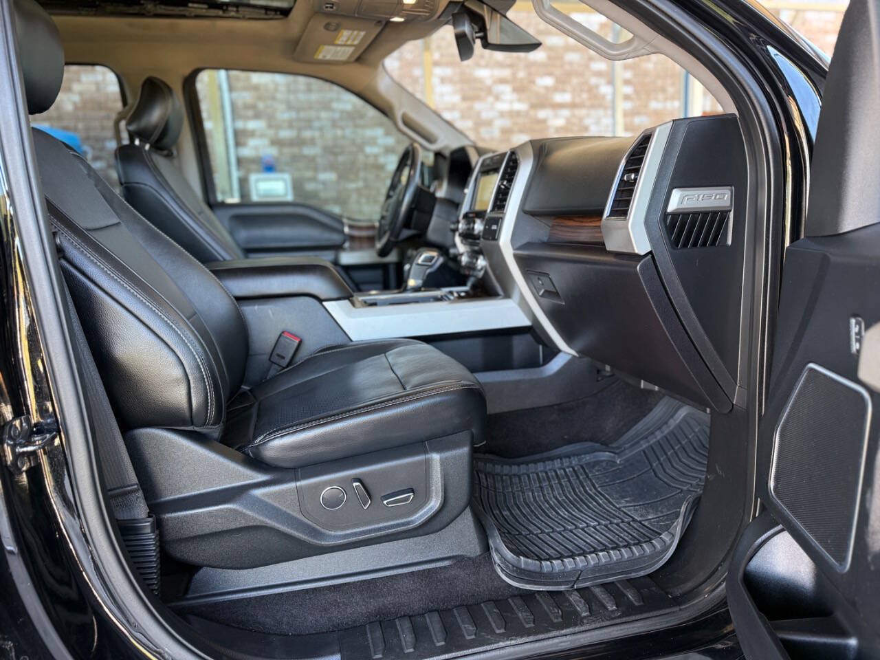 Used 2017 Ford F150 Lariat w/ Equipment Group 502A Luxury AWD/4WD image 19
