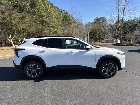 New 2026 Chevrolet Trax LT w/ Driver Confidence Package image 4