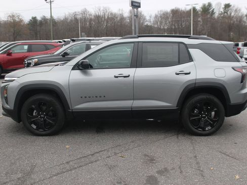 New 2026 Chevrolet Equinox LT w/ Convenience Package II image 4