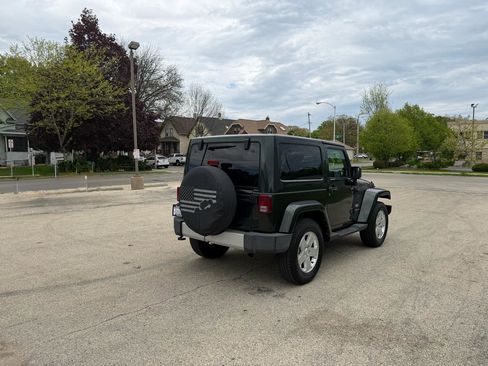 Used 2011 Jeep Wrangler Sahara AWD/4WD image 7