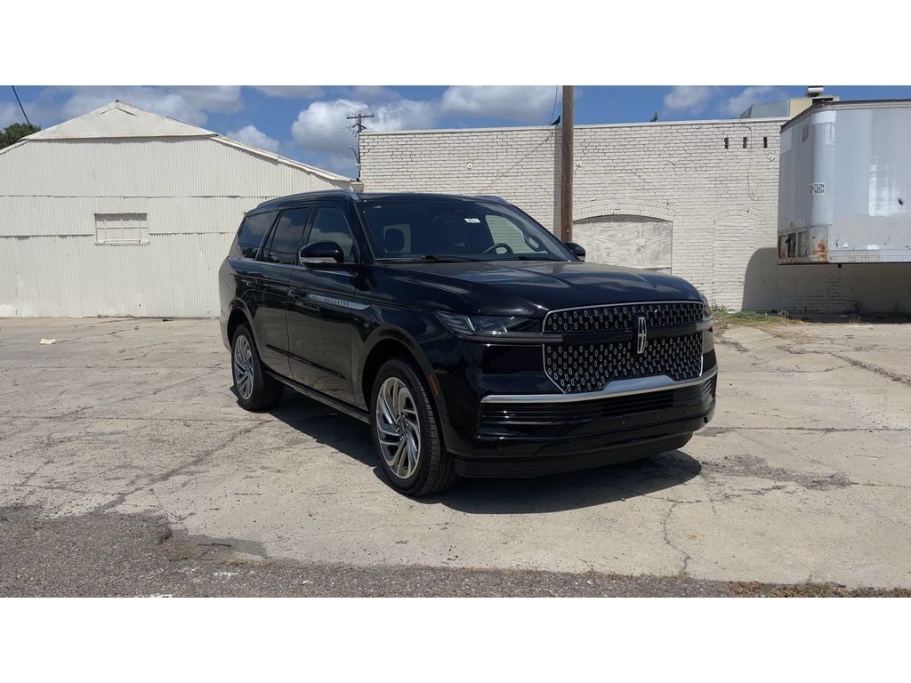 Used 2025 Lincoln Navigator Reserve AWD/4WD image 5
