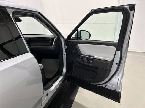 Used 2022 Rivian R1T Adventure image 18