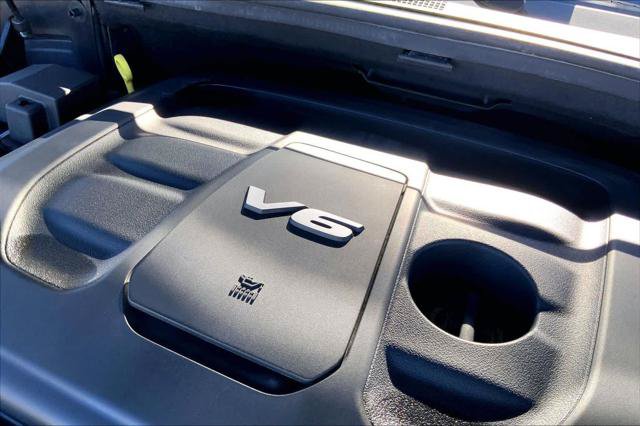 Certified 2018 Jeep Grand Cherokee Altitude AWD/4WD image 30