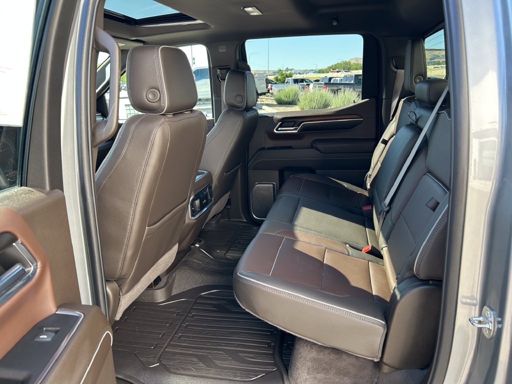 Used 2024 GMC Sierra 1500 Denali w/ Denali Reserve Package AWD/4WD image 9