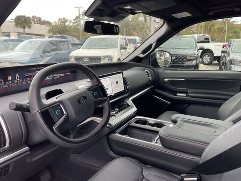 New 2025 Ford Expedition Platinum w/ Stealth Performance Package image 38