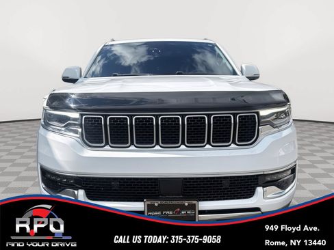 Used 2022 Jeep Wagoneer Series III AWD/4WD image 8