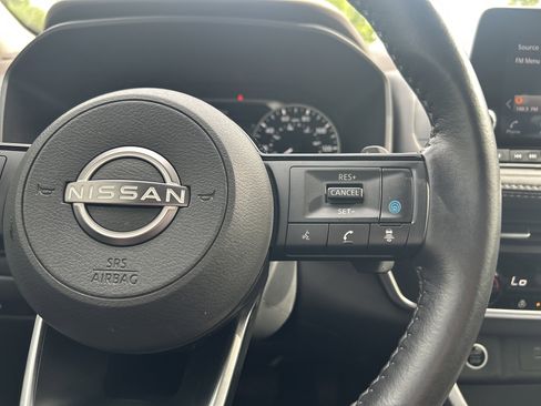 Used 2023 Nissan Rogue SV w/ SV Premium B Package FWD image 19