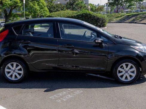 Used 2013 Ford Fiesta SE image 7
