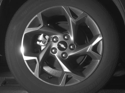 Used 2025 Chevrolet Trax LT FWD image 15