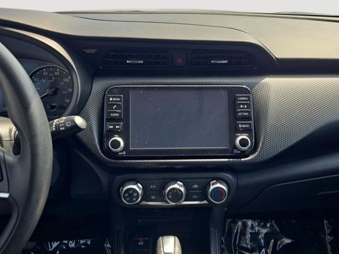 Used 2023 Nissan Kicks SV FWD image 9