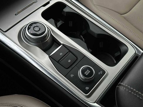 Used 2021 Ford Explorer Limited w/ Equipment Group 301A image 20