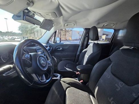 Used 2016 Jeep Renegade Latitude image 11