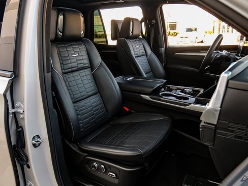 Used 2025 Cadillac Escalade V image 47